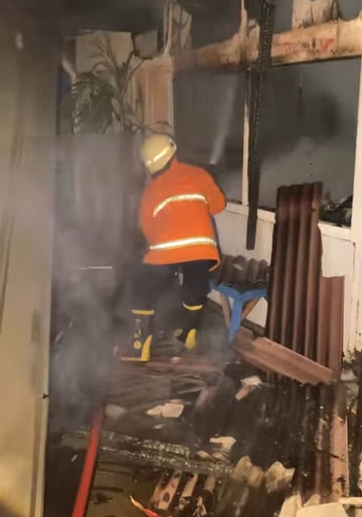 Warung Ayam Geprek di Metro Terbakar, Kerugian Ditaksir Rp30 Juta
