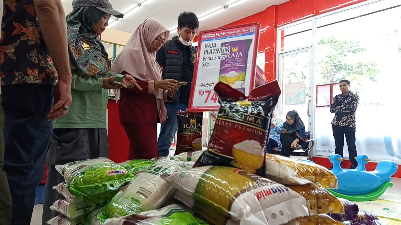 Pemkot Metro Inspeksi Mendadak Beras Oplosan di Pasar