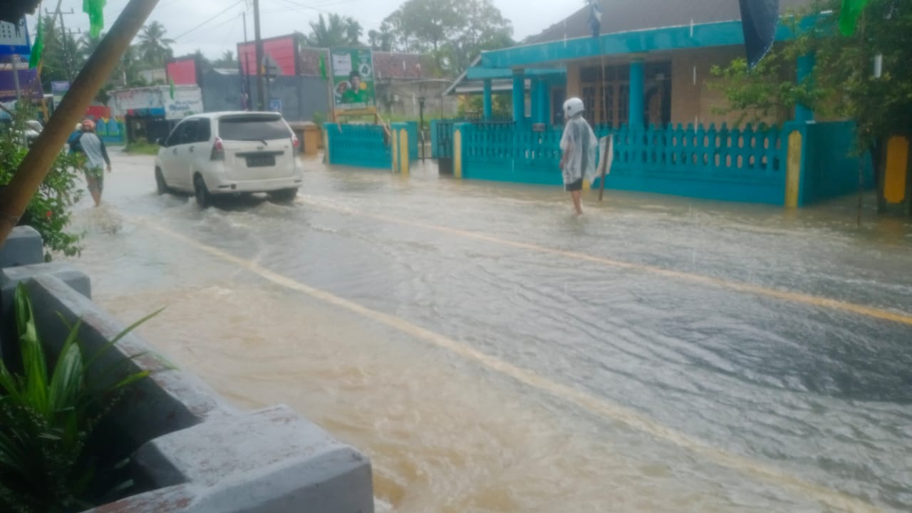 Hujan Deras, Jalinbar dan Puluhan Rumah Sempat Tergenang Air