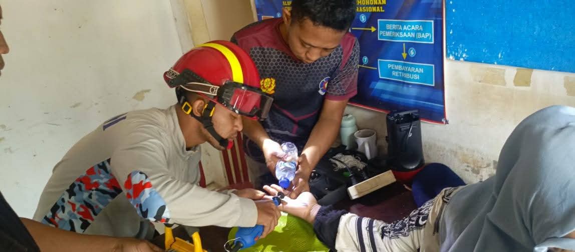 Cincin Kawin Tersangkut 10 Hari, Warga Mesuji Minta Bantuan Damkar
