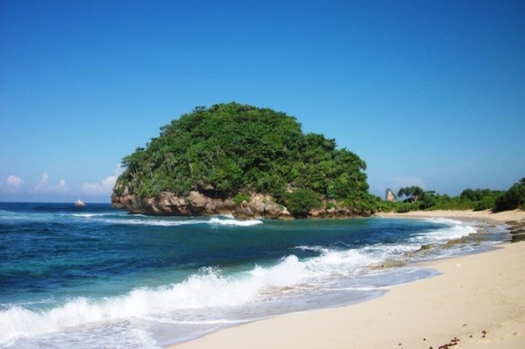 Ada 8 Pantai Menawan Tapi Angker di Jawa Timur, Cocok Bagi Kamu yang Hobby Jelajah Wisata Horor