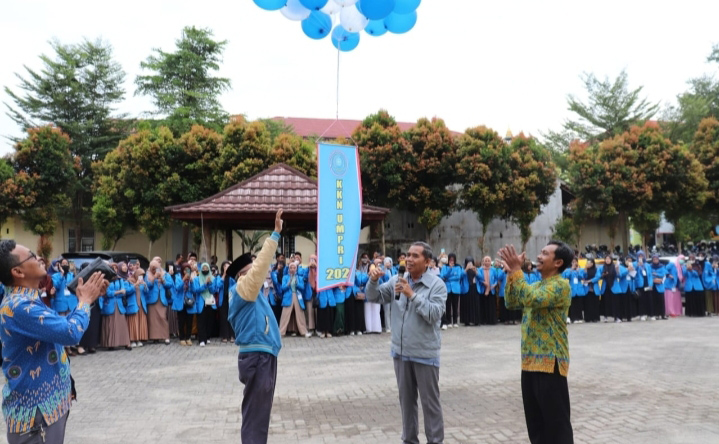 Lepas Mahasiswa KKN, Rektor Universitas Muhammadiyah Pringsewu Ingatkan Fokus Kegiatan 