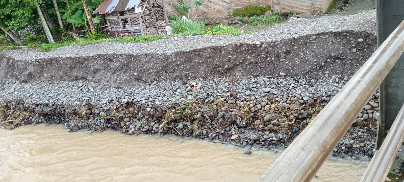 Banjir Bandang, Tanggul Darurat Sungai Way Semuong Terkikis Lagi