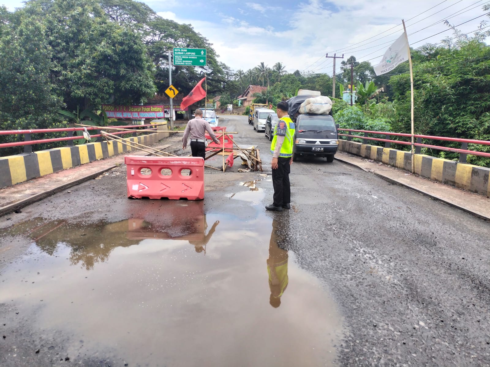 Jembatan Way Subak Lampung Utara Nyaris Ambruk