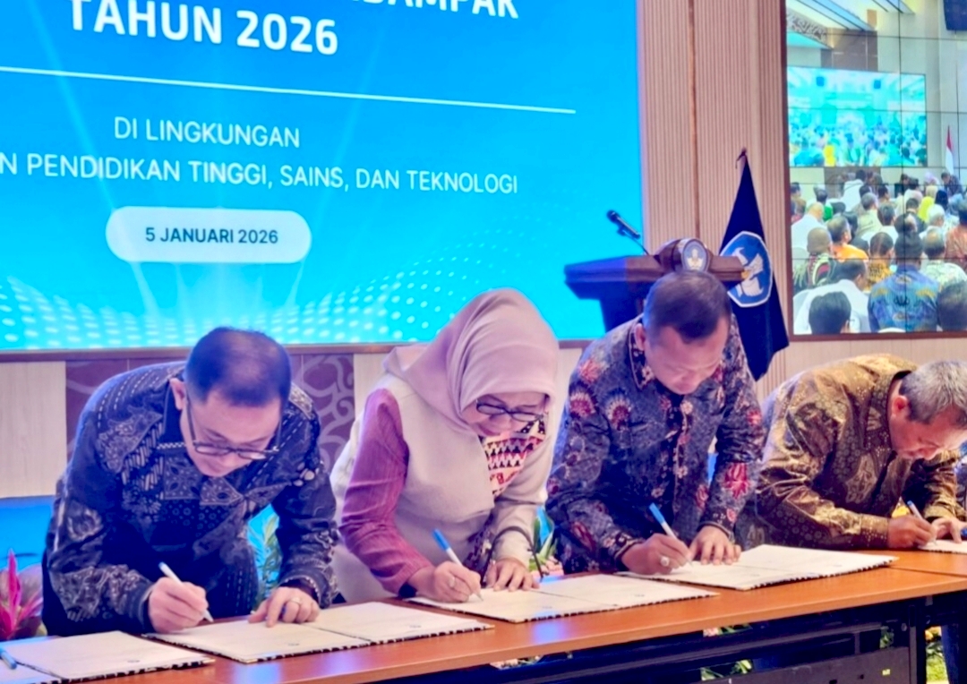 Rektor Unila Tanda Tangani Kontrak Kinerja Kampus Berdampak 2026, Dukung Indonesia Emas 2045