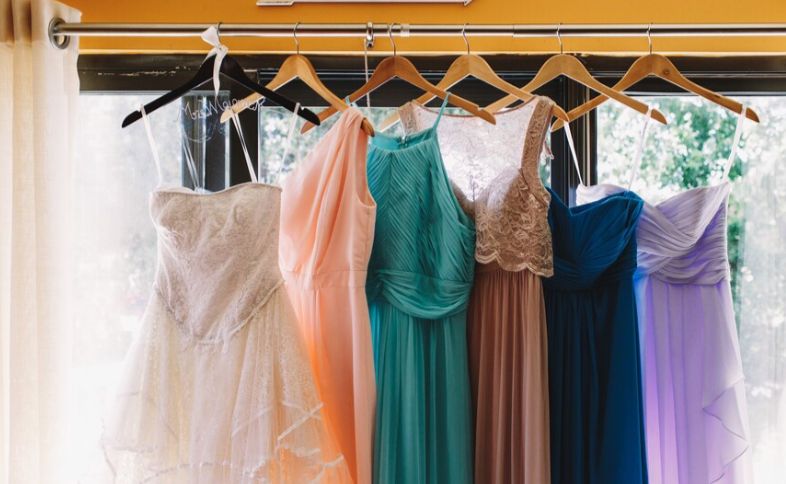 5 Dress Pesta Modern yang Bikin Penampilan Makin Elegan dan Berkelas