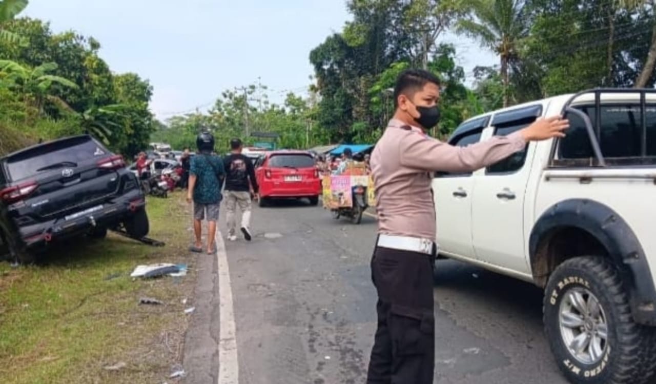 Lakalantas di Pringsewu Libatkan Empat Mobil Pribadi dan Satu Sepeda Motor, Tiga Orang Luka-Luka