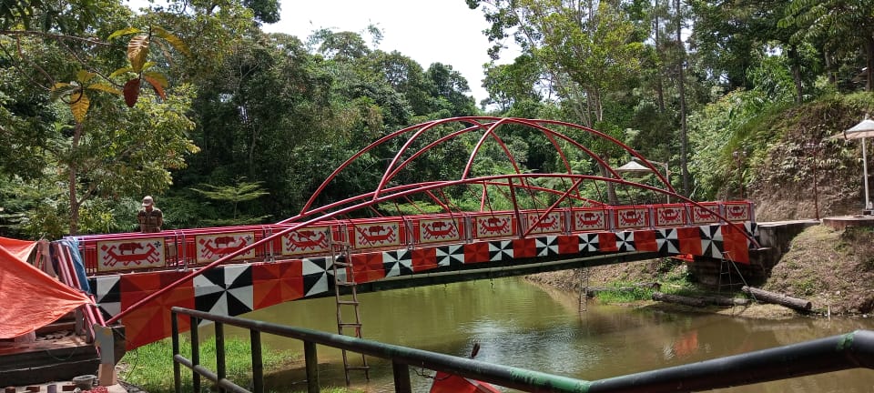 Begini Penampakan Jembatan Senilai Rp 800 Juta di Taman Kota Hamtebiu Lampung Barat