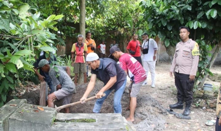 Jenazah yang Ditemukan di Teras Rumah di Pringsewu Lampung Dimakamkan