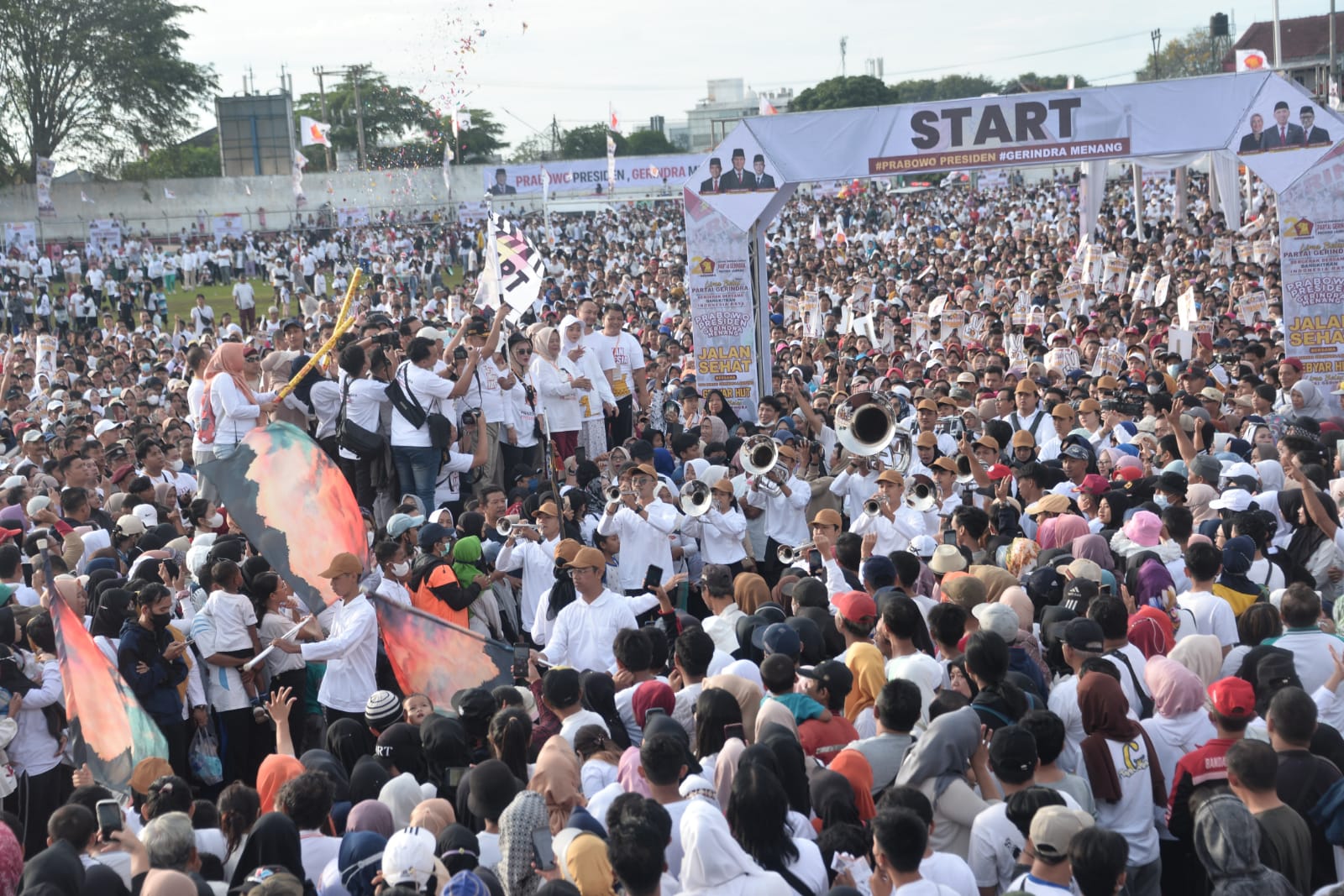 Pecah, 30 Ribu Peserta Ikuti Jalan Sehat Gebyar HUT ke-15 Partai Gerindra Lampung