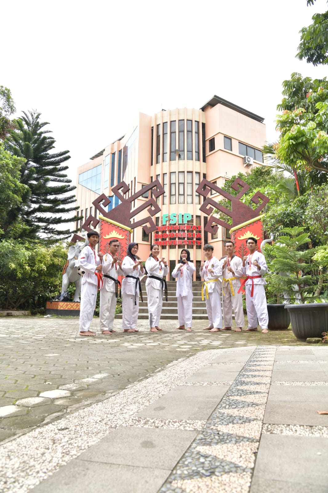 UKM Taekwondo UTI Sumbang Medali dalam Kejuaraan Taekwondo Master Amril Yusan