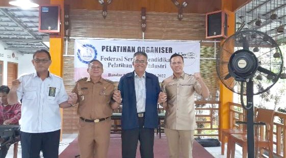 Lantik Dewan Pengurus Cabang dan Gelar Pelatihan, Ini Pesan Ketum Fesdikari 