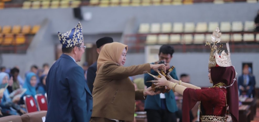 Saat Rapat Senat Dies Natalis ke -35, Rektor Sampaikan Apresiasi Atas Capaian Luar Biasa FMIPA Unila 