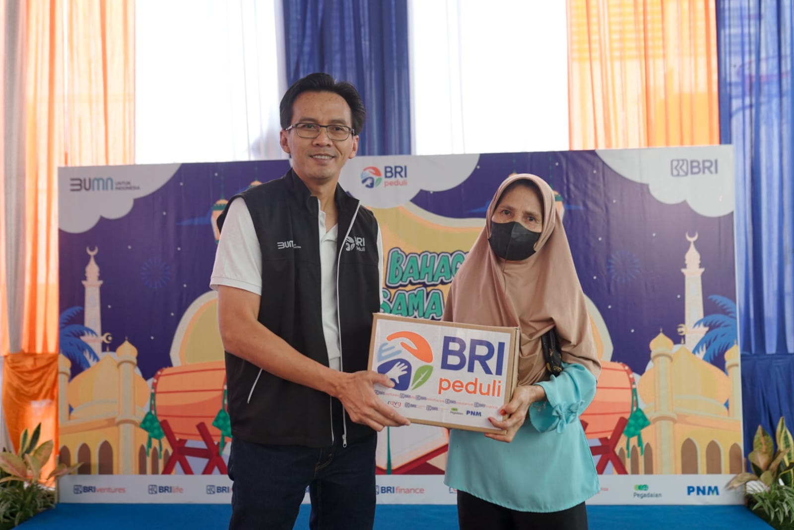 BRI Regional Office Bandar Lampung Bagikan Bantuan 1500 Paket Sembako
