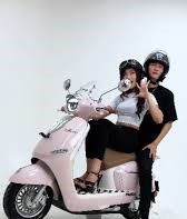 Tailing R71 Motor Listrik Murah Rp2 Jutaan dengan Desain Retro dan Rem Cakram Ganda