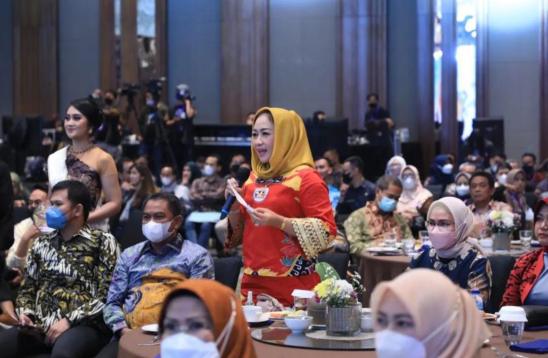 Bupati Winarti Beri Pesan Menyentuh Kepada Finalis Putri Otonomi Indonesia 