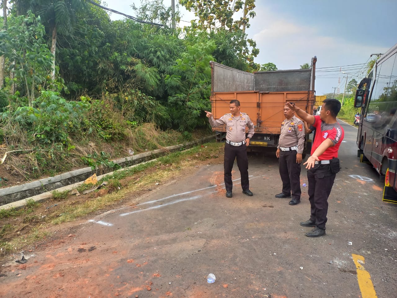 Kecelakaan Maut Libatkan Tiga Kendaraan di Kotabumi Selatan, Satu Korban Meninggal Dunia