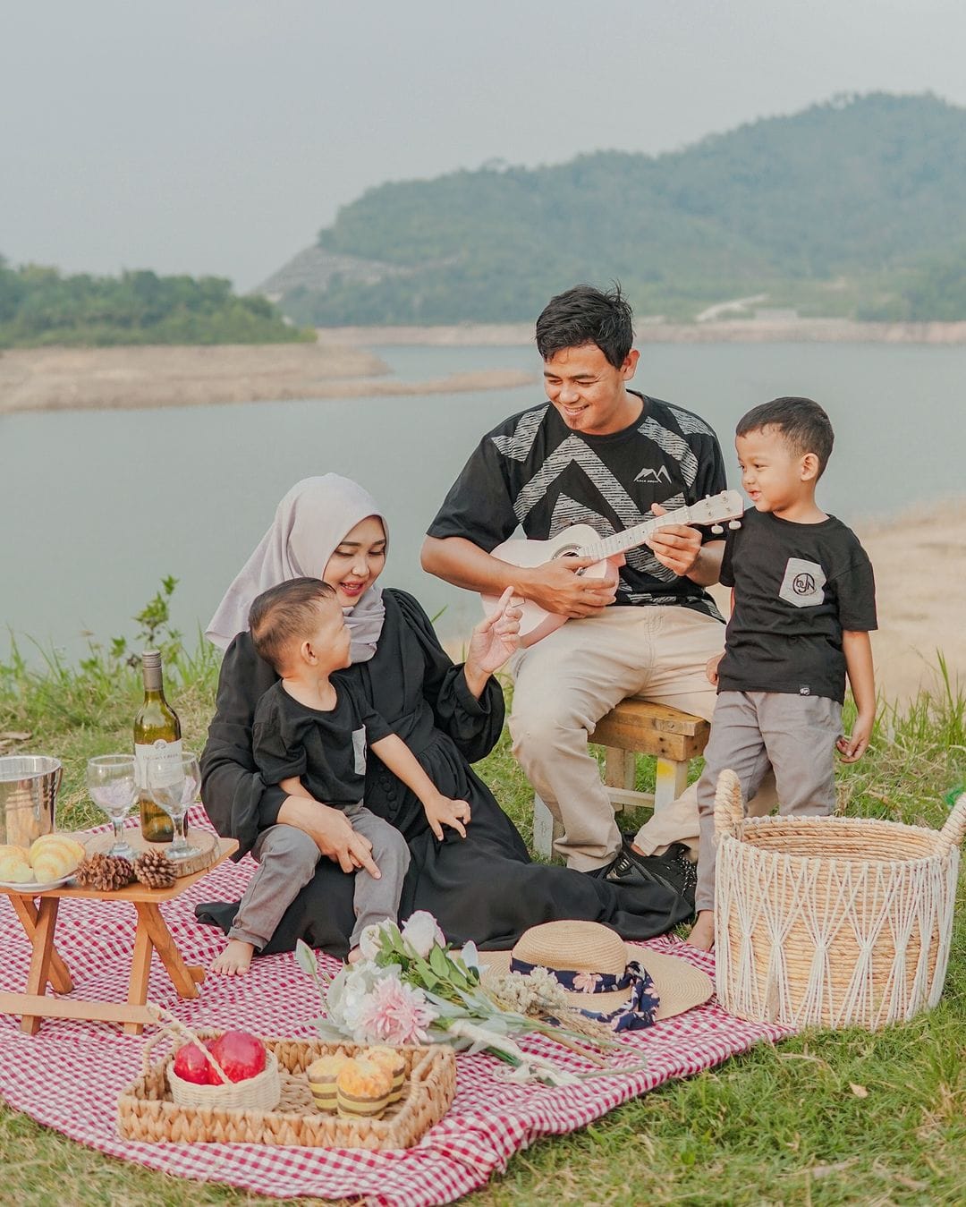 Butuh Rekomendasi Destinasi Wisata di Pringsewu yang Sajikan Pemandangan Indah? Lanakila Lake Jawabannya!