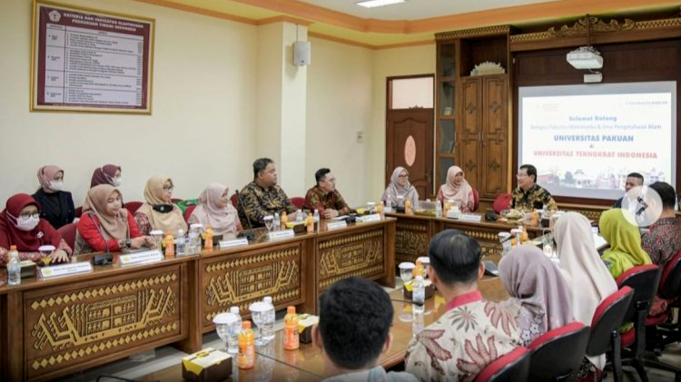 Delegasi Universitas Pakuan Kunjungi Universitas Teknokrat Indonesia 