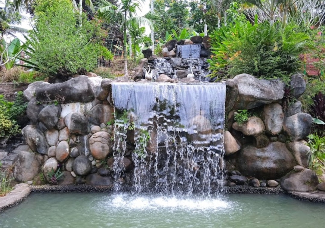 Uji Nyali saat Weekend, Ayo Rasakan Sensasi Liburan ke Wisata Air Terjun Batu Putu di Bandar Lampung 