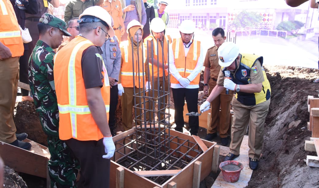 Perkuat Sarana Kesehatan, Bupati Tanggamus Groundbreaking Labkesda di Kota Agung 