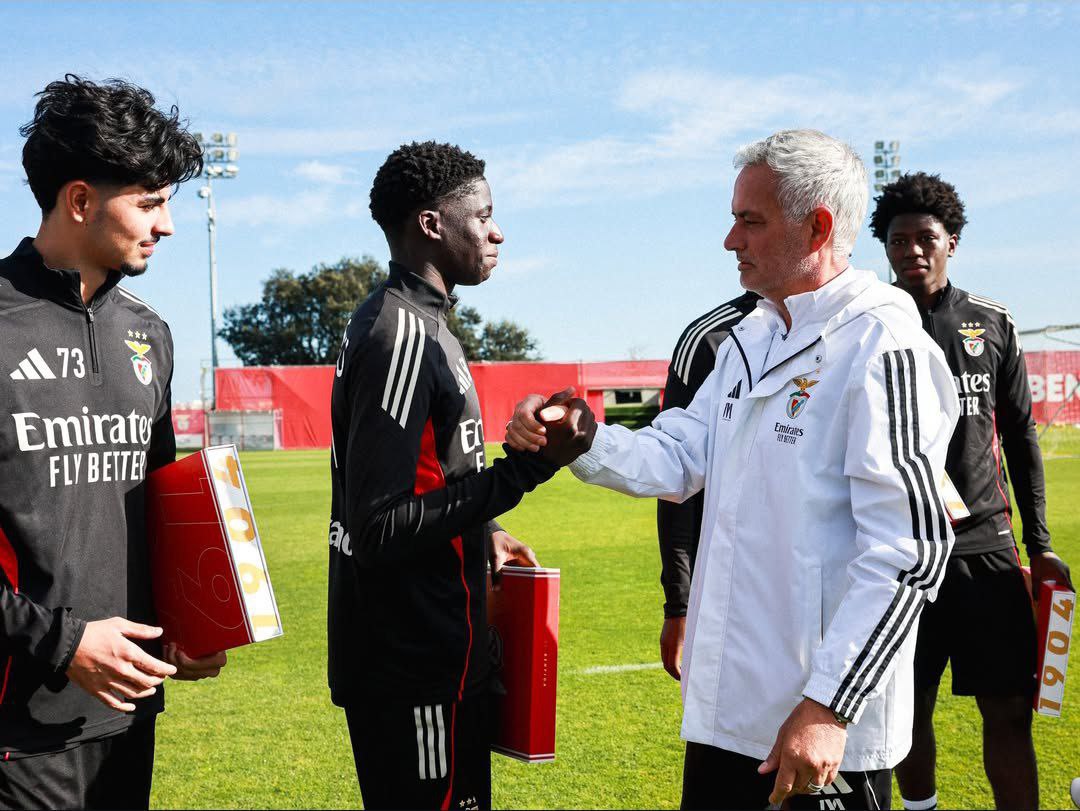 Link Live Streaming Benfica vs Napoli: Pertarungan Harapan di Da Luz, Mourinho Diburu Kemenangan Penting