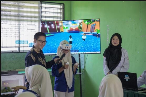 Kenalkan AI dan Metaverse, Universitas Teknokrat Gelar PKM di SMKN 1 Tegineneng