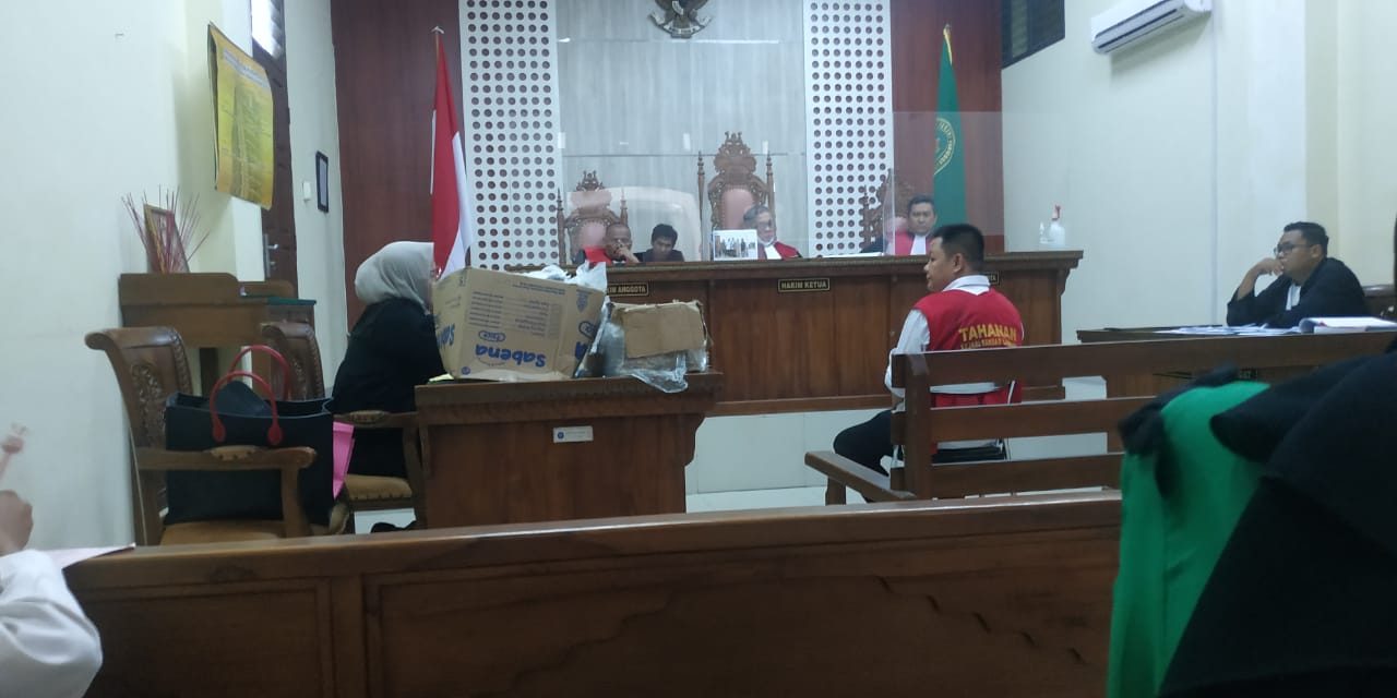 Terdakwa Akui Tempel Stiker Inoac Tanpa Izin, Hasil Penjualan untuk Bayar Utang