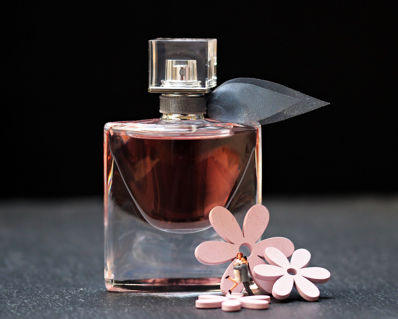 Rekomendasi Parfum Wanita untuk Kamu yang Enerjik dan Aktif, Aroma Buah Ini Buat Kamu Semakin Menyenangkan