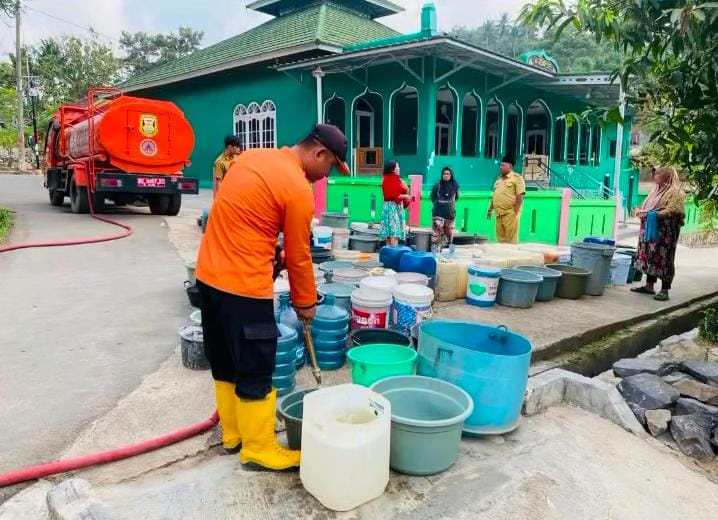 Musim Kemarau, Ratusan Warga Bandar Lampung Kesulitan Air Bersih