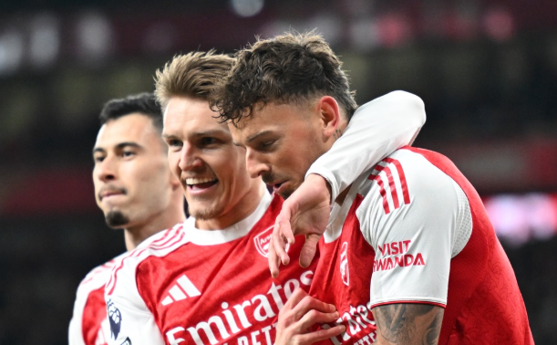 Prediksi Skor Aston Villa vs Arsenal: Pertarungan Taktik Panas di Liga Inggris