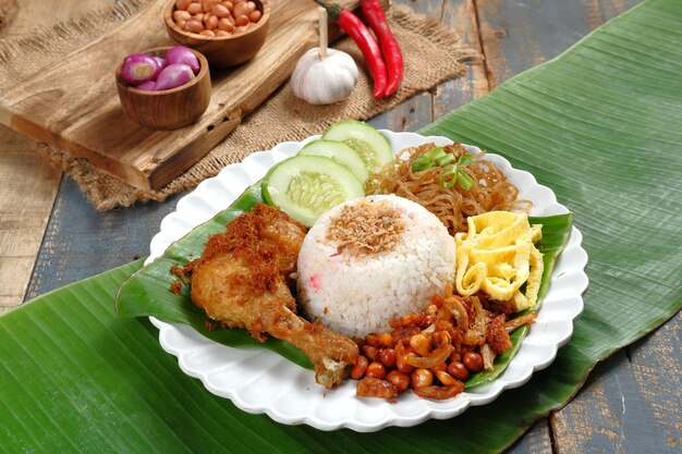 Rasanya Bikin Nagih! Rekomendasi Nasi Uduk Legendaris di Bandar Lampung