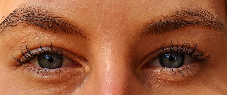 8 Cara Menjaga Kesehatan Mata Secara Alami, Nomor 5 Paling Mudah untuk Dilakukan