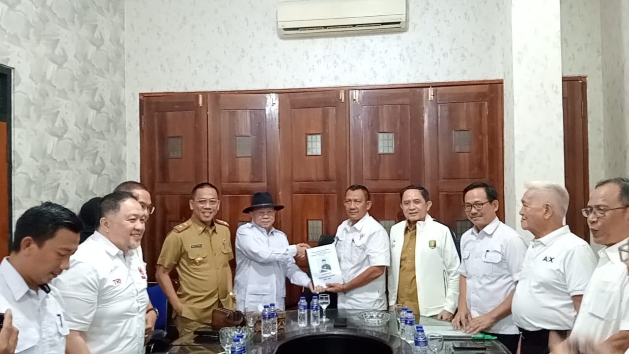 Didukung 64 Cabor, Faishol Djausal Kembalikan Berkas Formulir Pendaftaran Calon Ketua Umum KONI Lampung