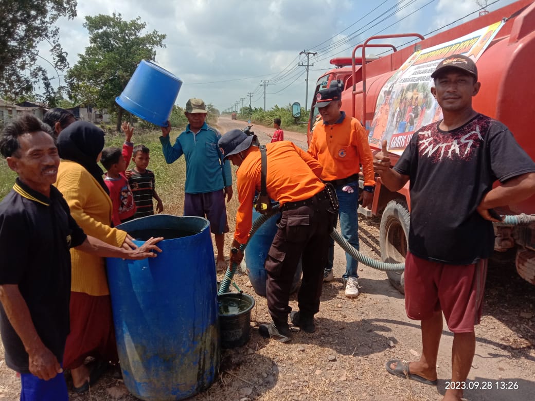 Masalah Air Bersih, Pemkab Mesuji Lampung Luncurkan Delapan Armada ke Rawa Jitu Utara 
