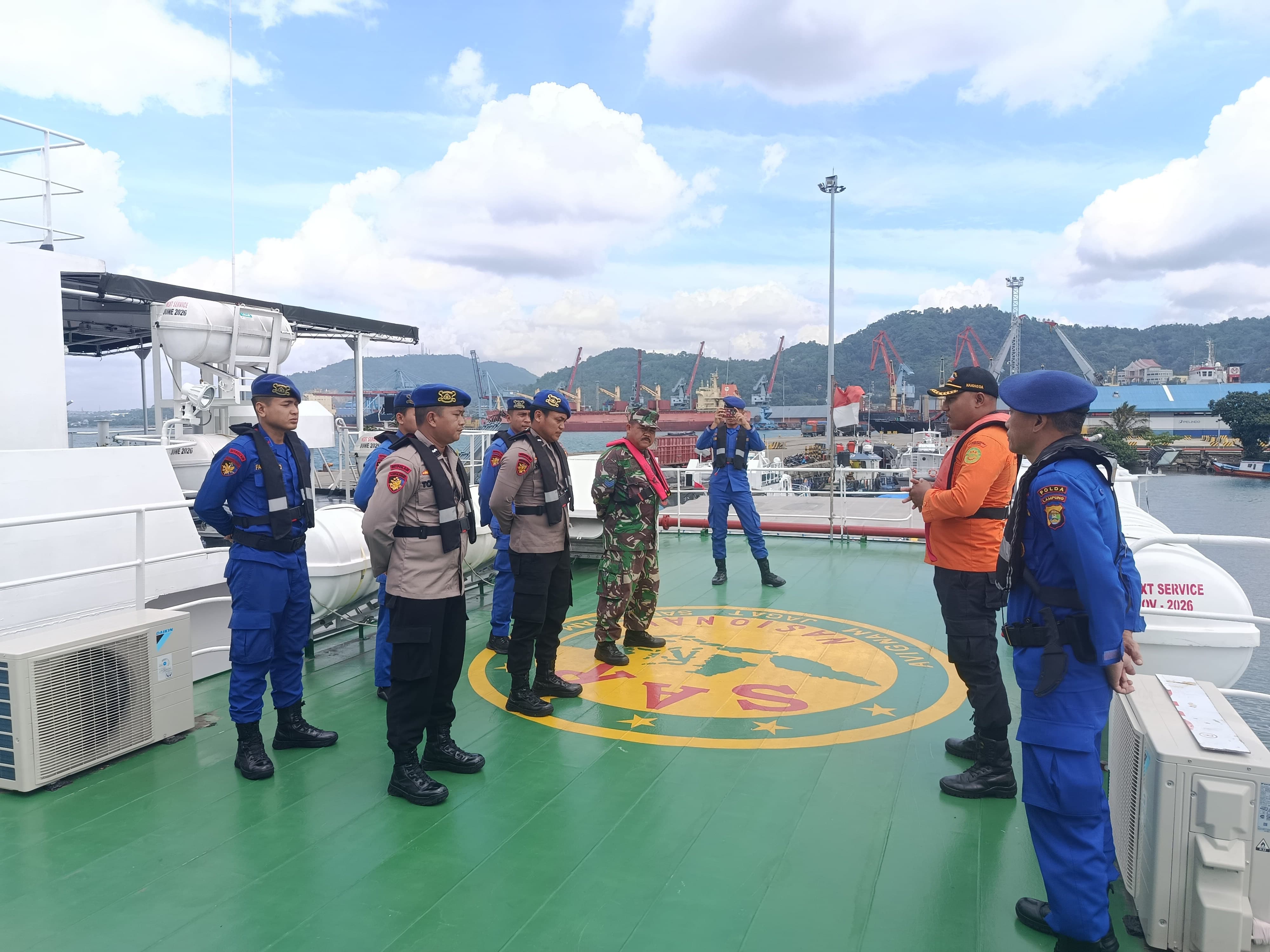 KN SAR Basudewa Bergerak ke Selatan Belimbing, Korban KM Maulana-30 Yang Terbakar Ditemukan Bertambah