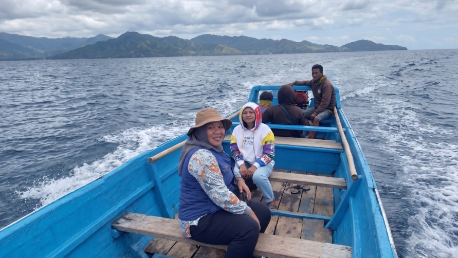 Kisah Mantri BRI Asti Alimin Terjang Ombak Selat Haya, Buka Akses Keuangan untuk Warga Pulau Kelang