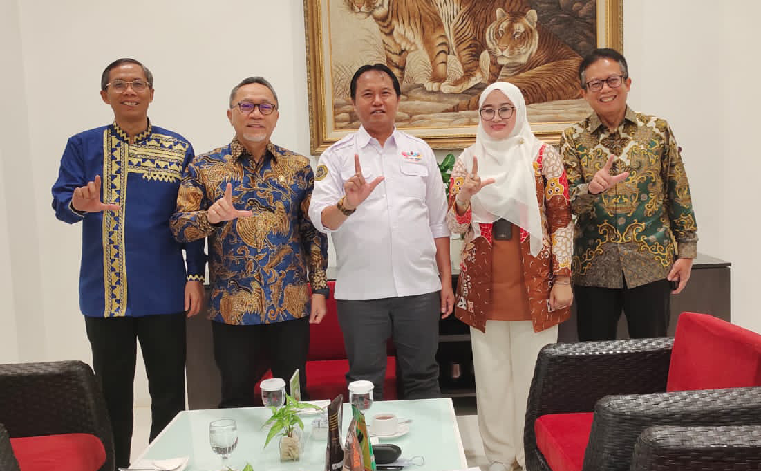 Temui Mendag Zulkifli Hasan, Pj. Bupati Lampung Barat Harapkan Pengembangan Program SRG untuk Kopi Robusta 