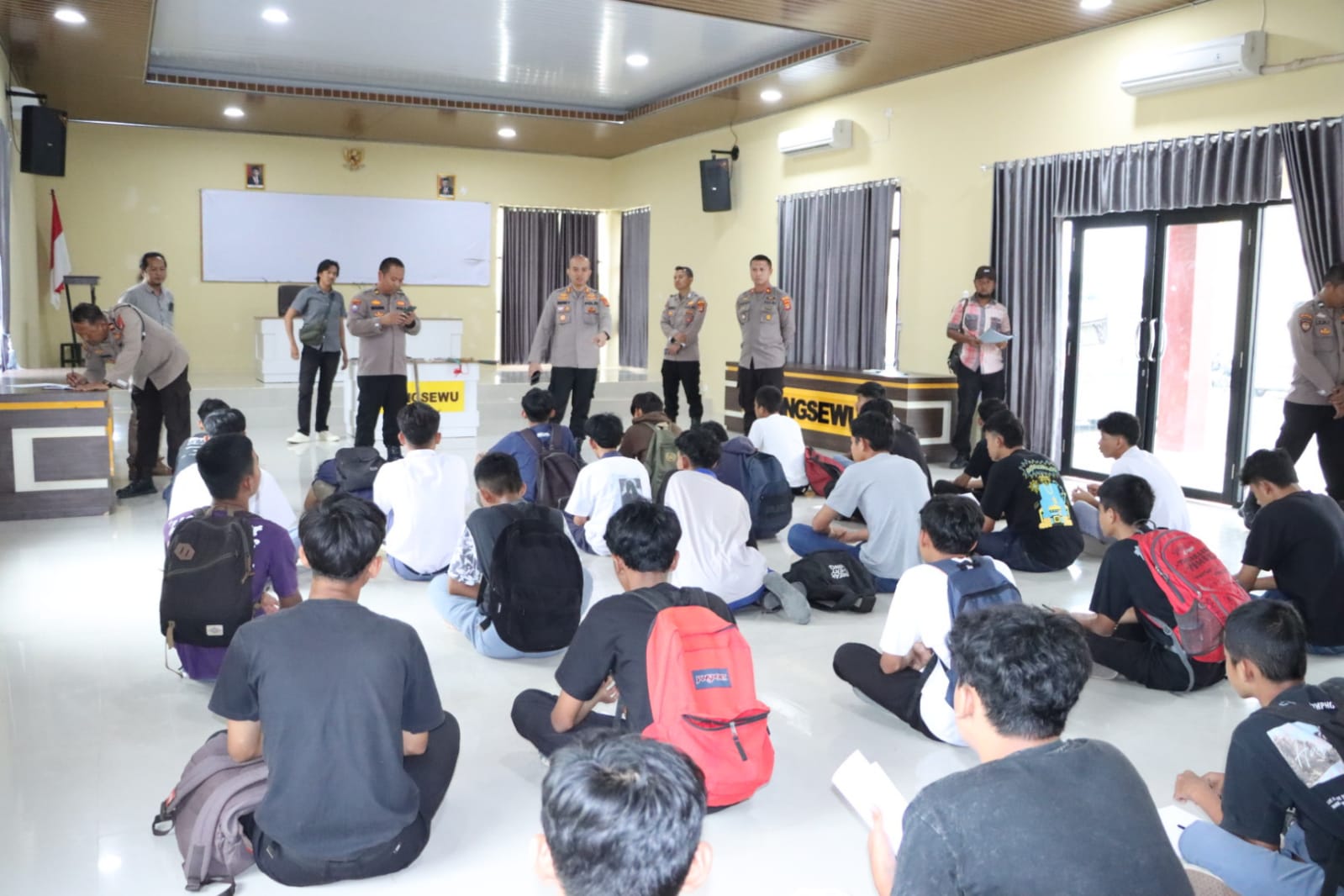 Viral Video Remaja Konvoi Bawa Senjata Tajam di Lampung Berakhir di Kantor Polisi