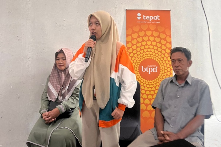 Kisah Ayu: Mengubah Hidup Ibu-Ibu Nasabah BTPN Syariah Lewat Dedikasi dan BDKS