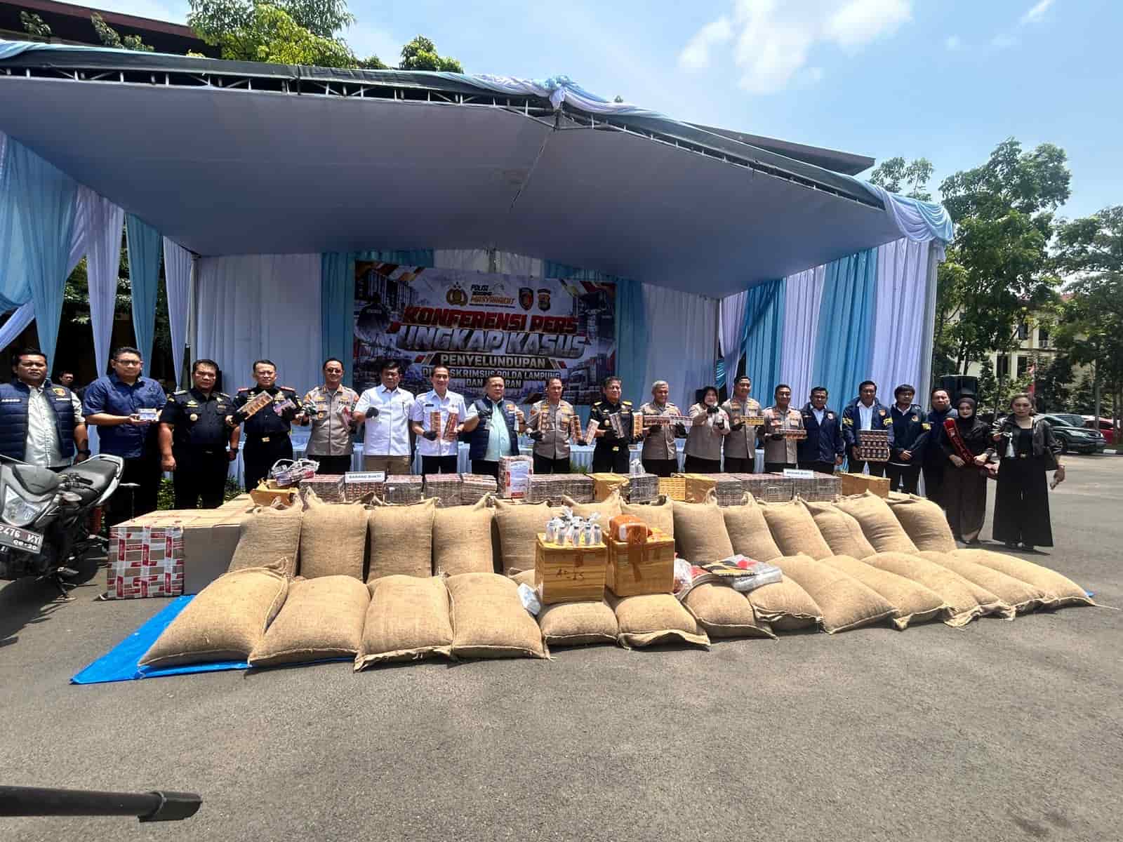 Polda Lampung Gagalkan Penyelundupan 280 Karung Kacang Tanah Asal India