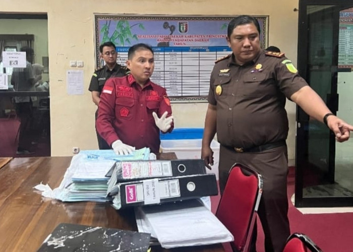 Perkuat Alat Bukti, Kejari Pringsewu Geledah Kantor Bapenda dan Rumah di Gading Rejo Terkait Kasus SPPT PBB-P2