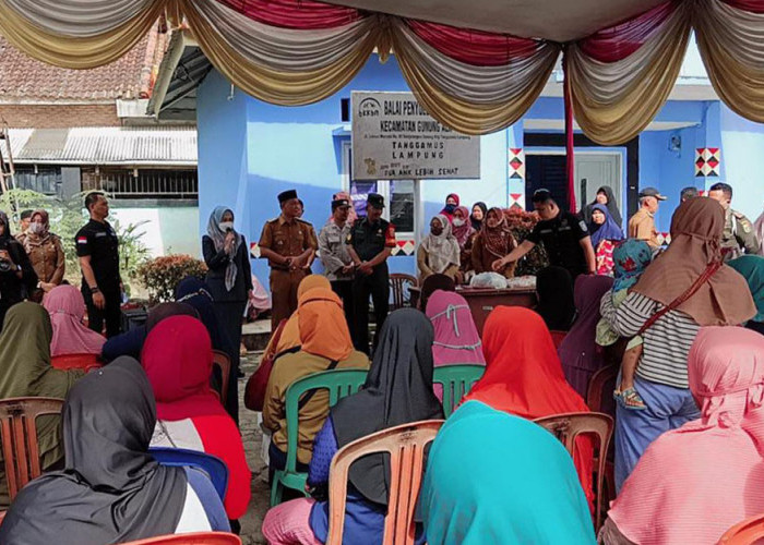 Bupati Dewi Handajani Tinjau Pasar Murah Bersubsidi di Gunung Alip 