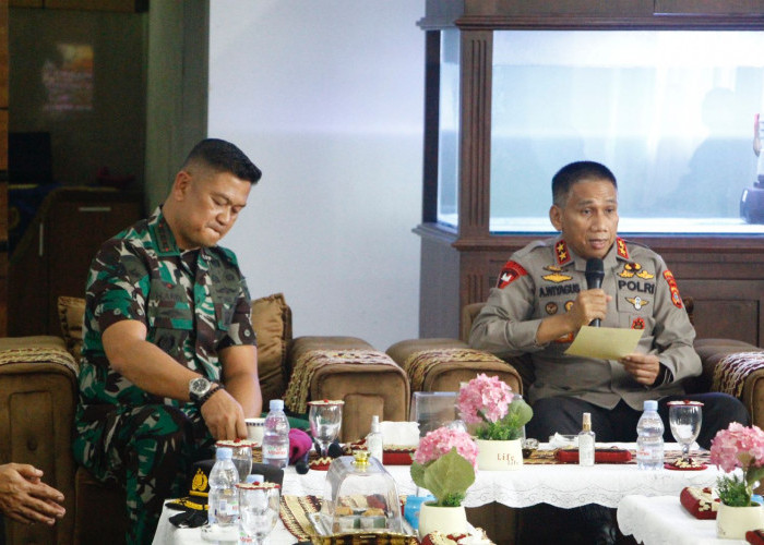 Jaga Soliditas TNI-Polri, Kapolda Lampung Silaturahmi ke Brigif 4 Marinir