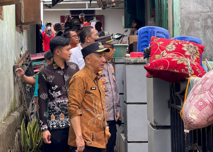 Pj Bupati dan Sekkab Tinjau Kecamatan Terdampak Longsor dan Banjir di Tanggamus Lampung 