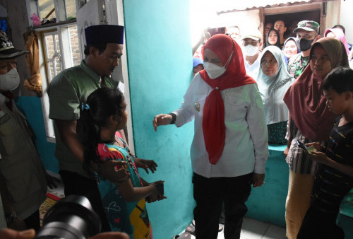 Eva Dwiana Kunjungi Rumah Korban Kebakaran, Beri Pesan Selalu Hati-Hati
