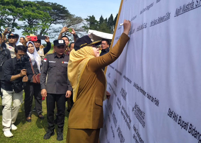 Pertama di Lampung, Bawaslu Gelar Deklarasi Netralitas ASN dan Apel Siaga di Tanggamus 