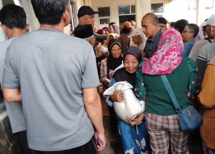 Pemkot Bandar Lampung Salurkan Bantuan Beras dari Presiden