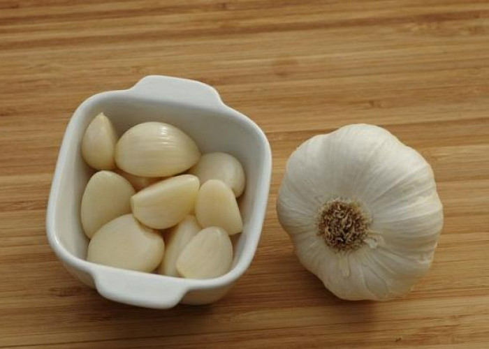 Here's the Fact: Eating Garlic Helps Smooth Breast Milk