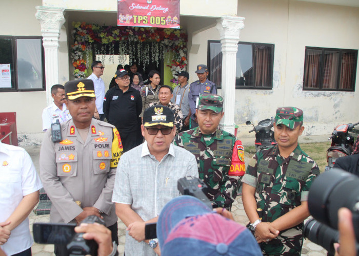 Pastikan Pemungutan Suara Berjalan Aman dan Lancar, Pj. Bupati Tulang Bawang Pantau TPS Bersama Forkopimda